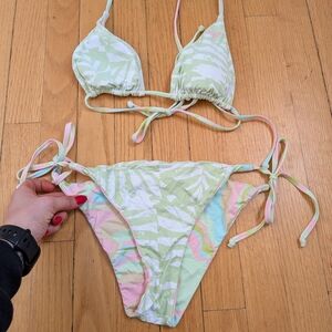 Roxy Reversable Pastel Swirl Bikini Top in Pink, Mint & Light Blue